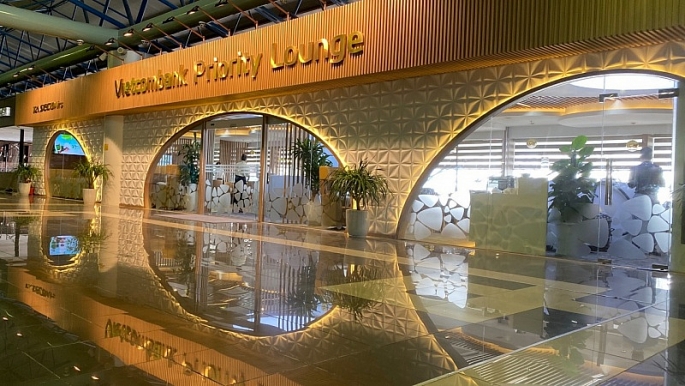 vietcombank chinh thuc khai truong phong cho vietcombank priority lounge tai san bay quoc te noi bai