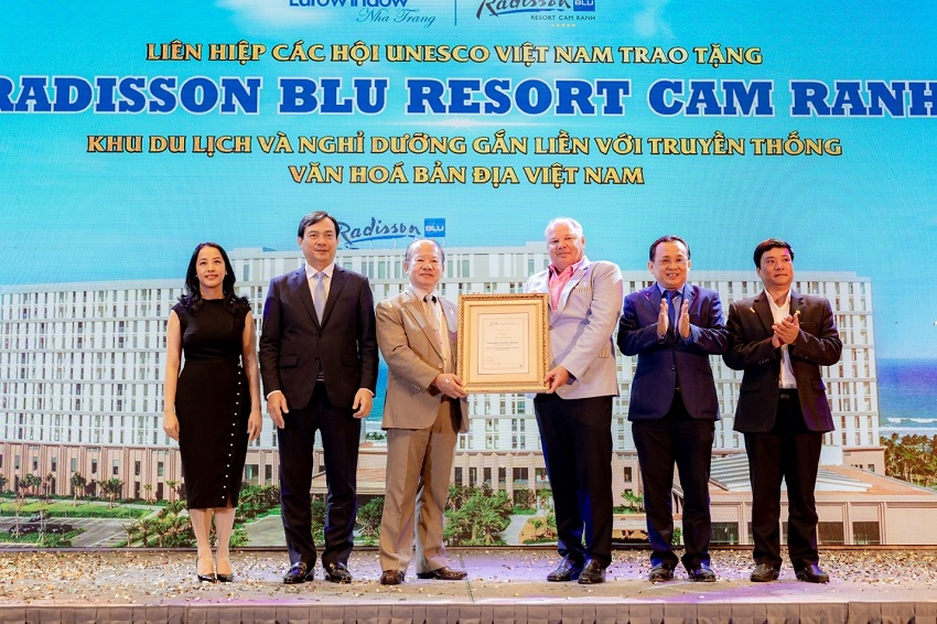 tong cuc du lich cong nhan movenpick resort cam ranh va radisson blu resort cam ranh dat tieu chuan 5 sao