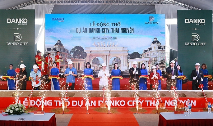 danko city thai nguyen phu nhan ban hang su trang tron cua danko group