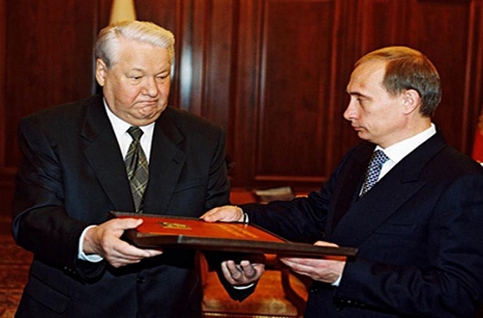 Cựu cố vấn của ông Yeltsin tiết lộ lý do Putin được chọn làm người kế vị