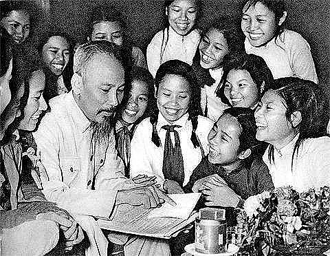 Quan điểm Hồ Chí Minh về vai trò của Giáo dục đến đổi mới căn bản và toàn diện giáo dục nước ta (phần II)