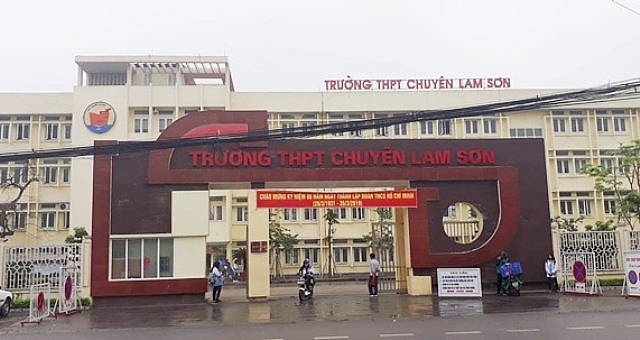 Thanh Hóa: Sau hàng loạt sai phạm, Hiệu trưởng Trường THPT chuyên Lam Sơn bất ngờ có đơn xin nghỉ công tác