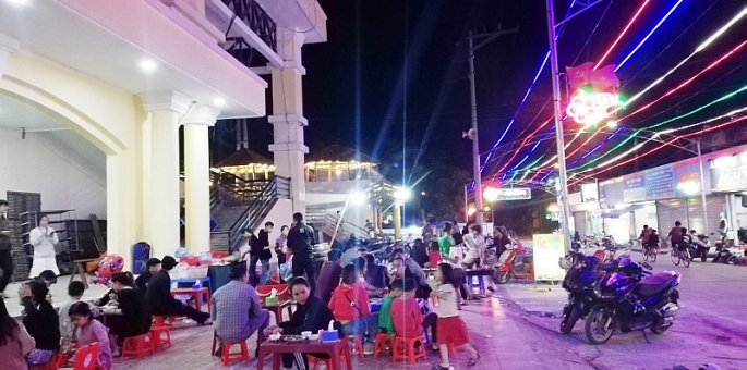 Độc đáo chợ đêm huyện vùng cao Mèo Vạc