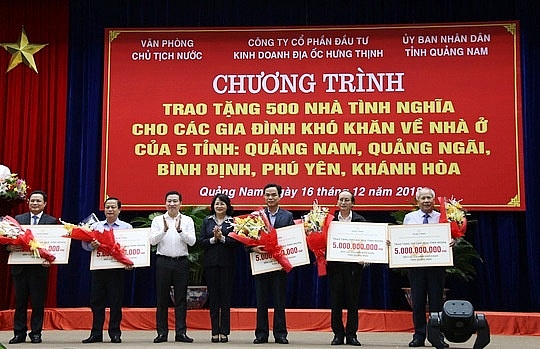 mot doanh nghiep chi 25 ti dong xay 500 nha tinh nghia